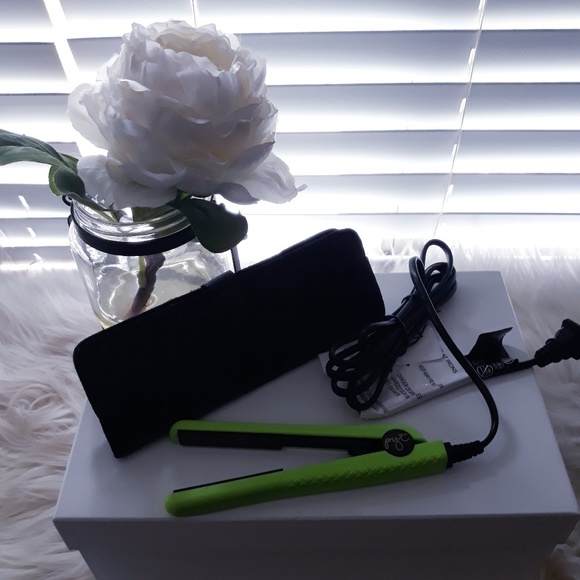PYT Other - Nwt PYT Mini Hair Hairstraightener